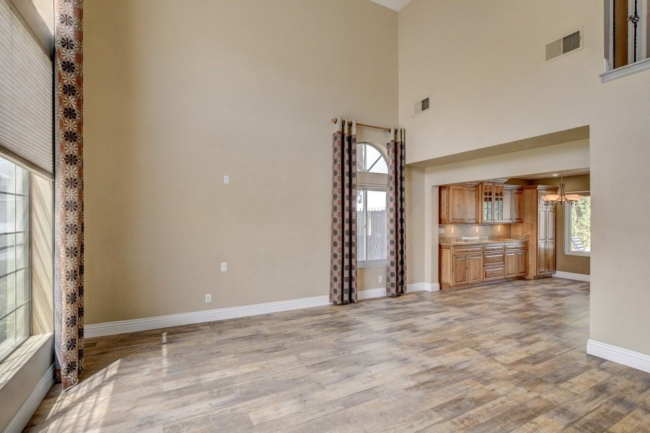 2828 Albrook Cir - Photo 5 of 50