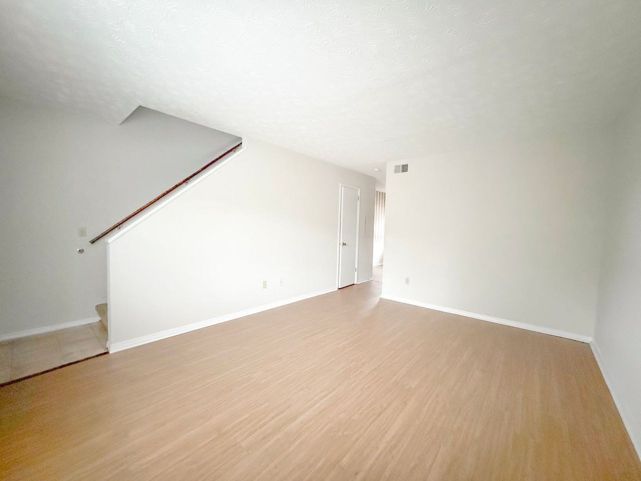 341 N Walnut Ave - Photo 3 of 24