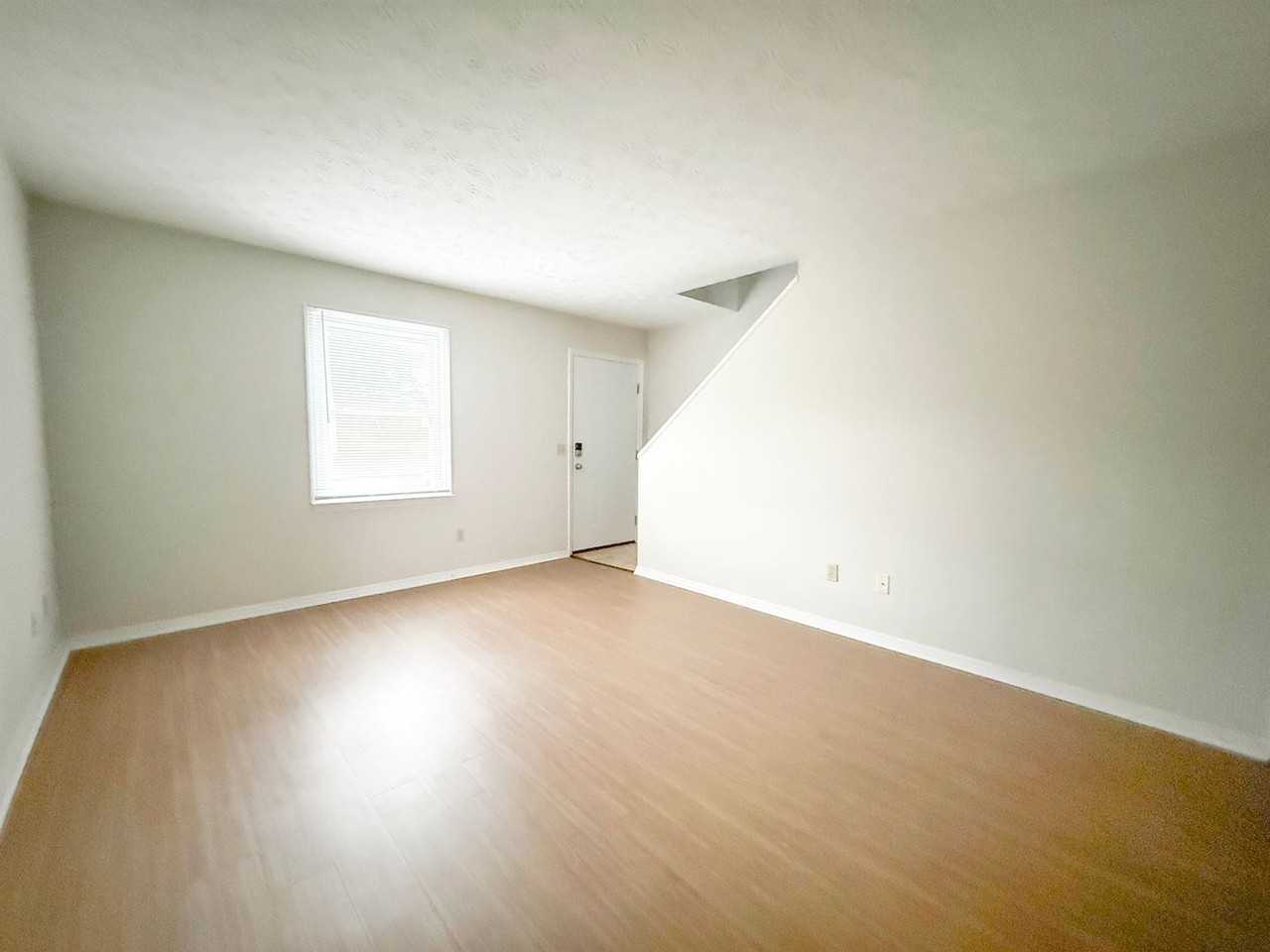 341 N Walnut Ave - Photo 4 of 24