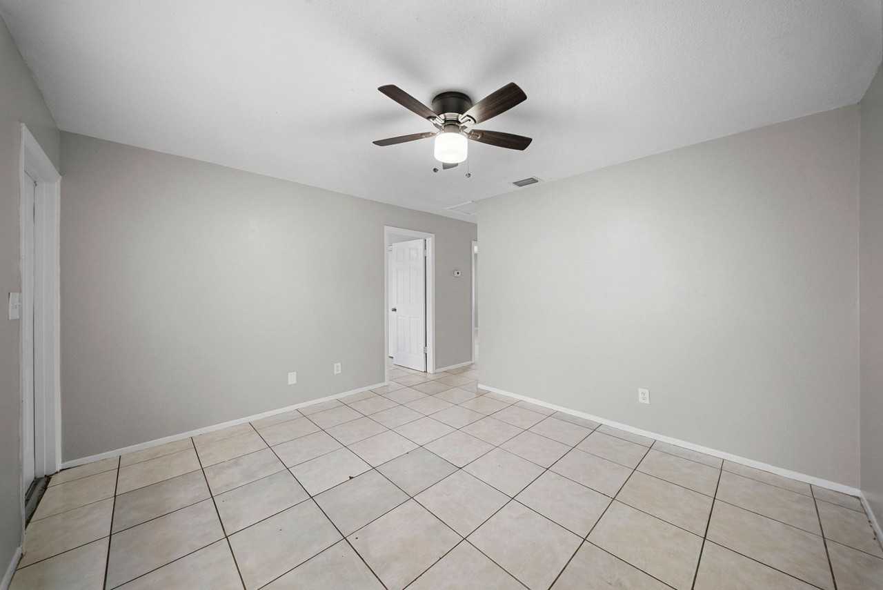 Carolina Ave - Photo 4 of 13