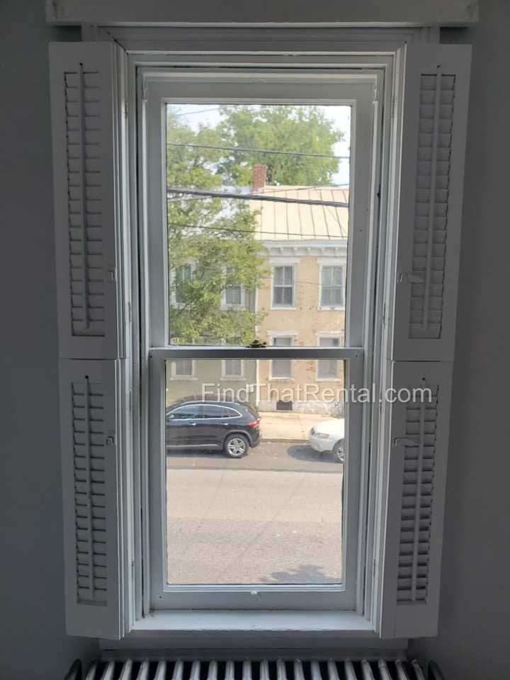 166 E Pomfret St - Photo 4 of 32