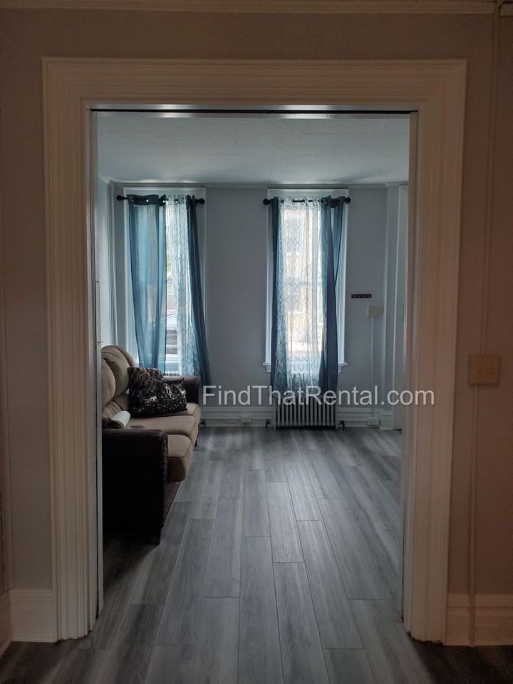 166 E Pomfret St - Photo 5 of 32