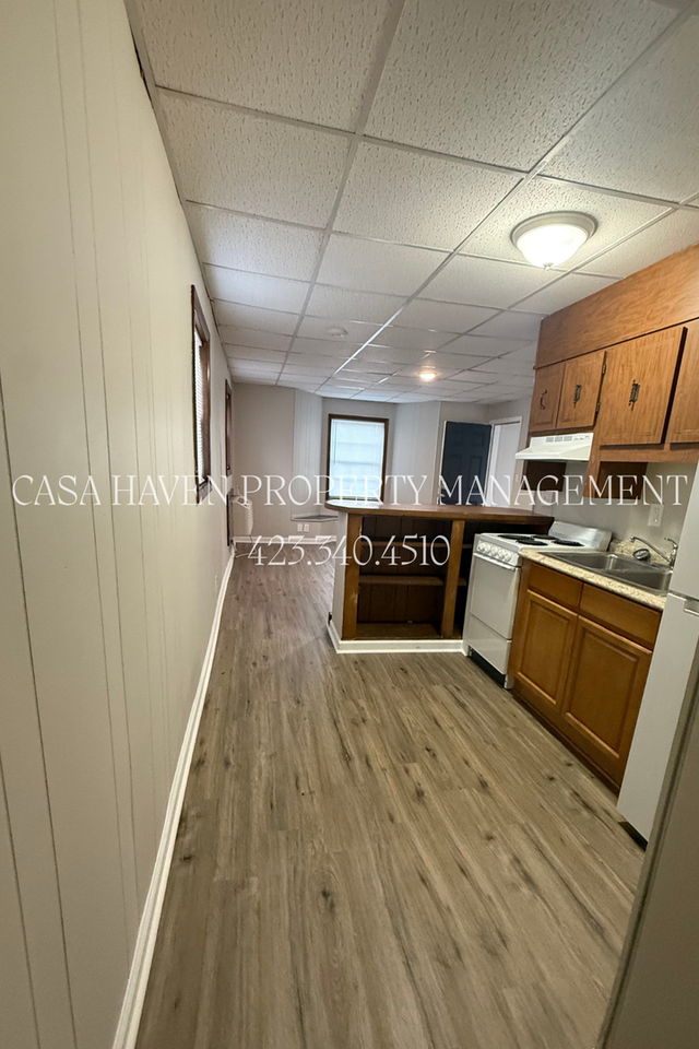 204 E Watauga Ave - Photo 6 of 13