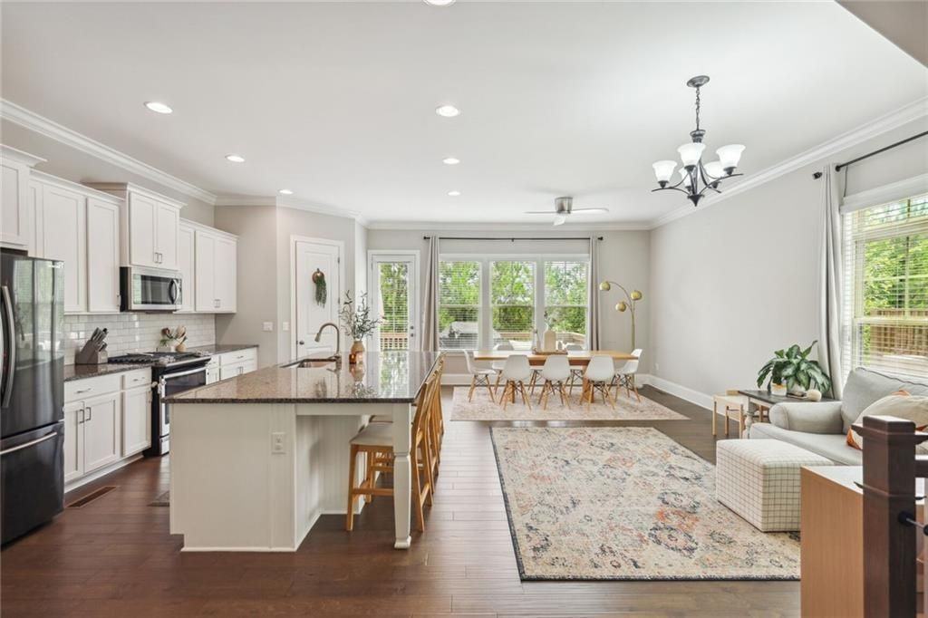 1007 N Edgemont Dr - Photo 7 of 22