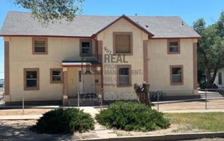 featured image of 902 W 11th St #2