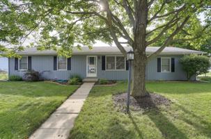 featured image of 1712 Stratford Dr