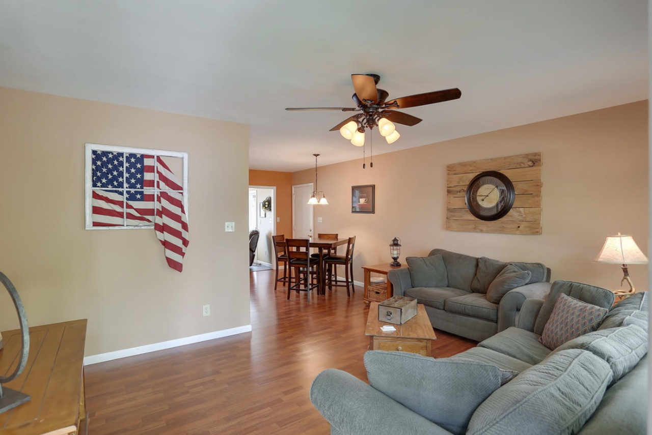 1712 Stratford Dr - Photo 4 of 13