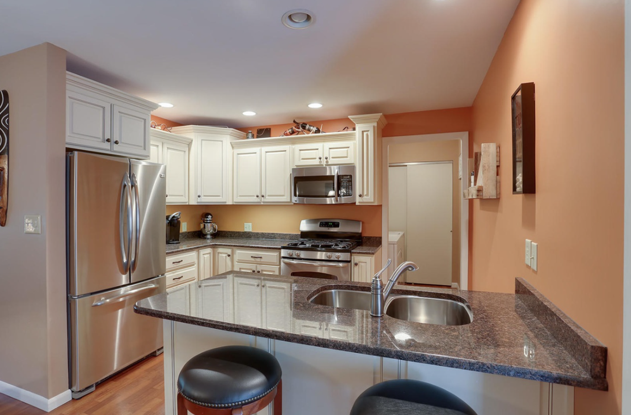 1712 Stratford Dr - Photo 6 of 13