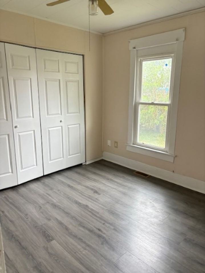 710 E University Ave - Photo 3 of 9