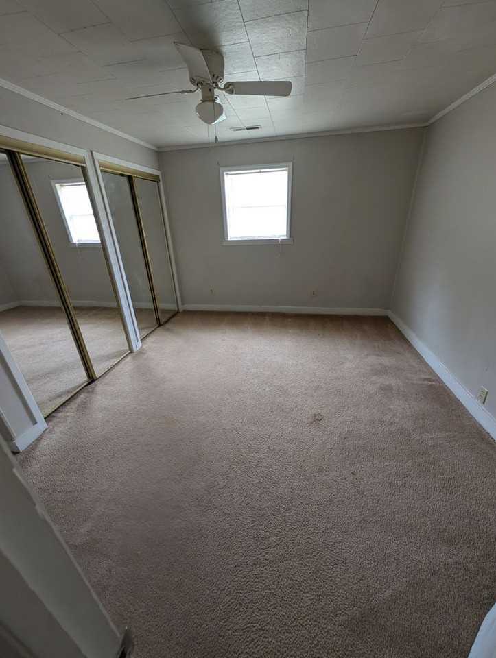 1542 Burning Bush Rd - Photo 7 of 9