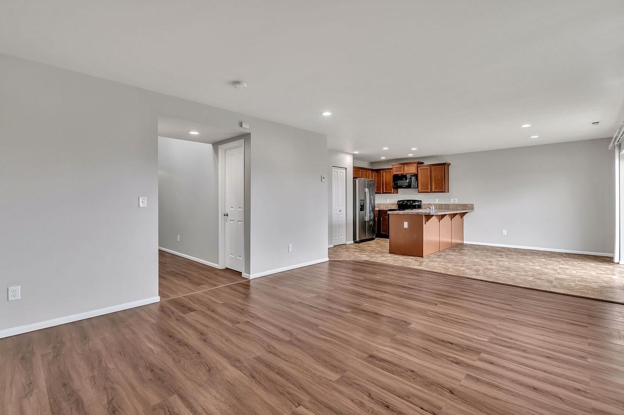 1927 200th St E - Photo 6 of 27