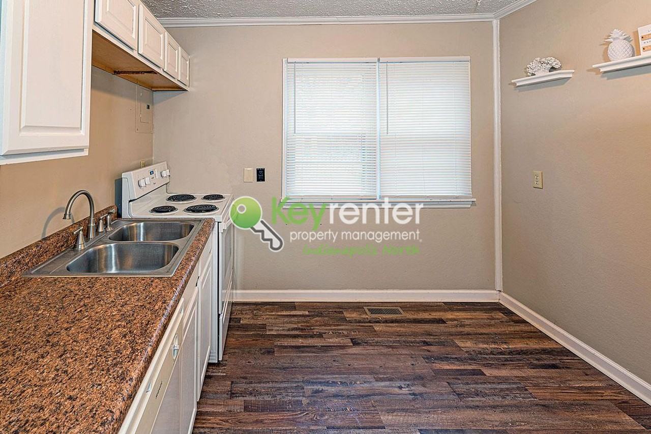 1445 North St - Photo 2 of 17