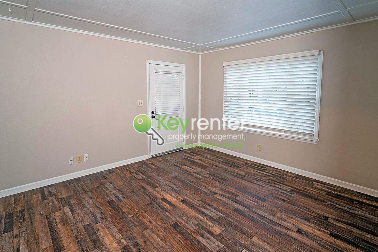 1445 North St - Photo 3 of 17