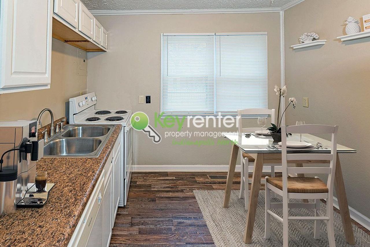 1445 North St - Photo 4 of 17