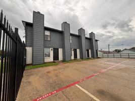featured image of 3204 Mclean St #C