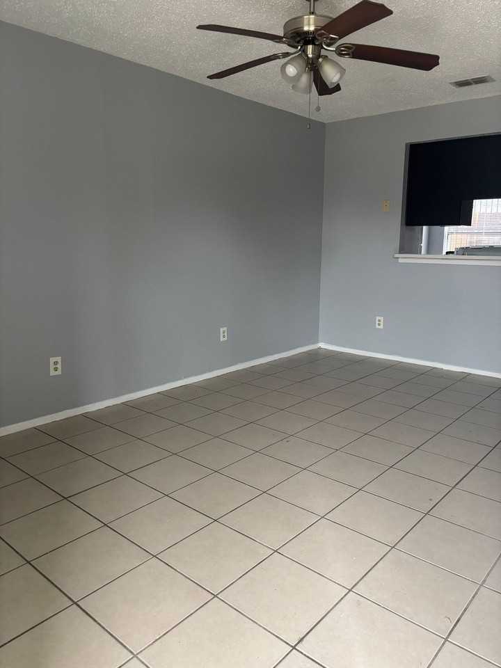 3204 Mclean St #C - Photo 5 of 12