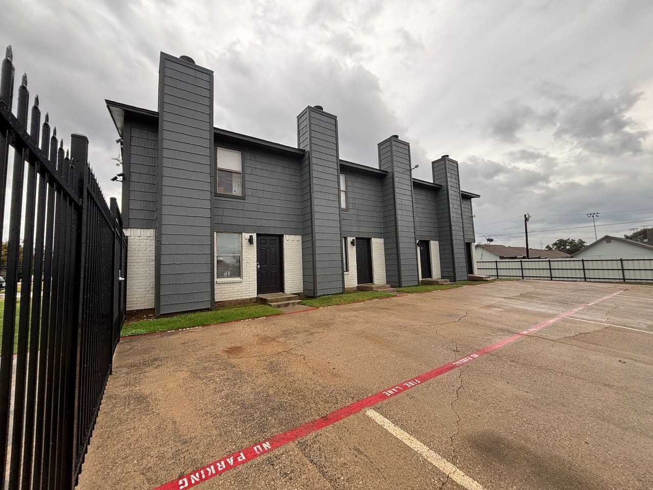 3204 Mclean St #C - Photo 7 of 12