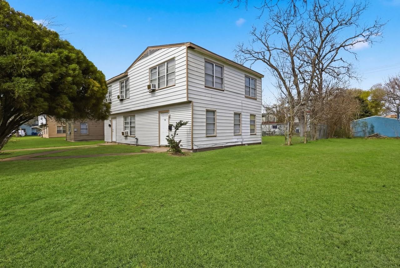 1226 5th Ave N - Photo 2 of 24