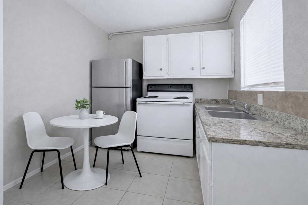 1226 5th Ave N - Photo 5 of 24