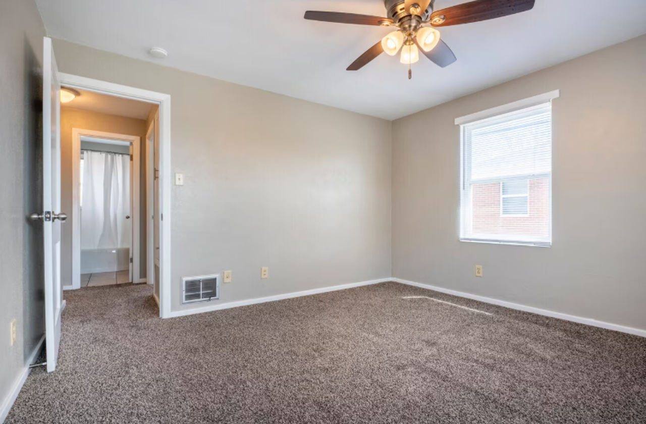 Eagle Point Townhomes - Photo 6 of 13