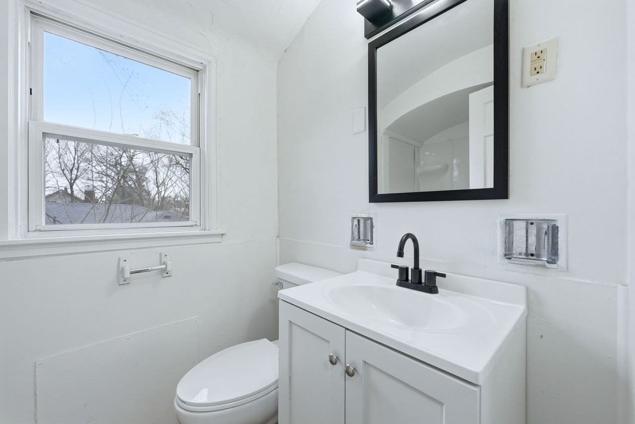 3120 Warsaw St - Photo 5 of 32