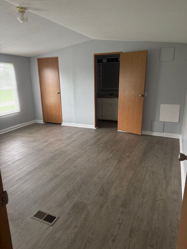 232 White Rd Se - Photo 5 of 9