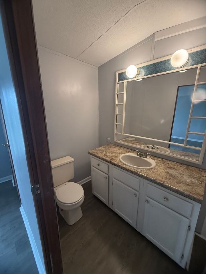 232 White Rd Se - Photo 6 of 9