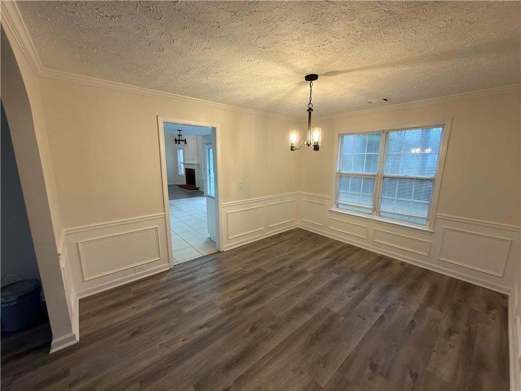 620 Manor Glen Dr - Photo 5 of 17