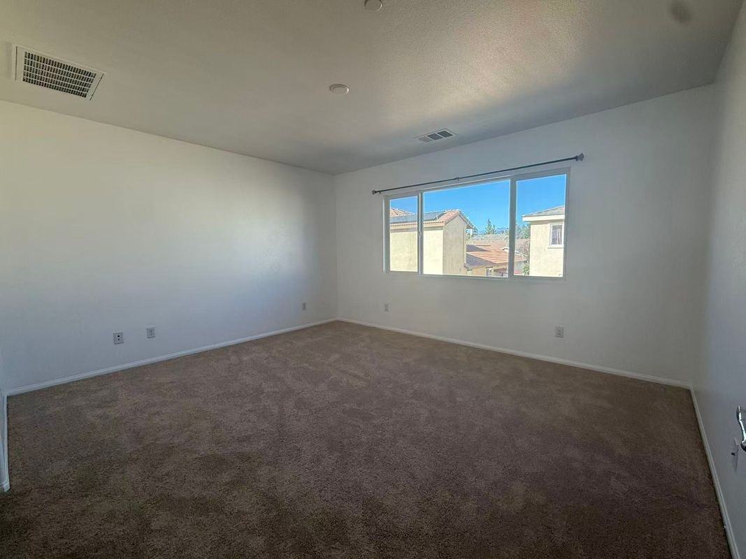 5642 Guardian Way - Photo 3 of 8