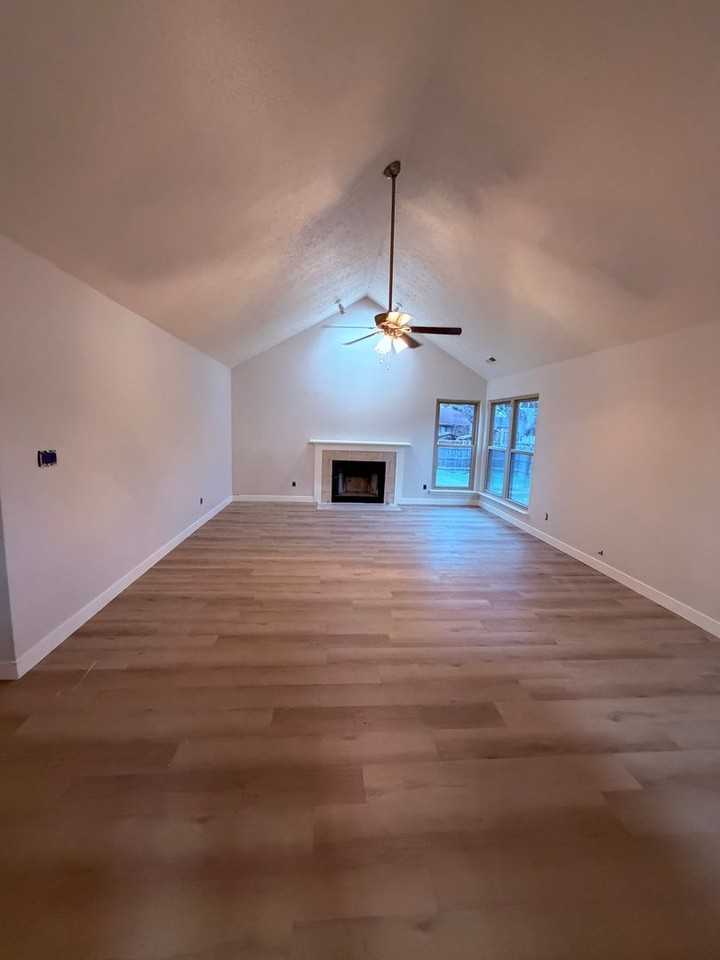 1078 Barcelona Dr - Photo 6 of 7