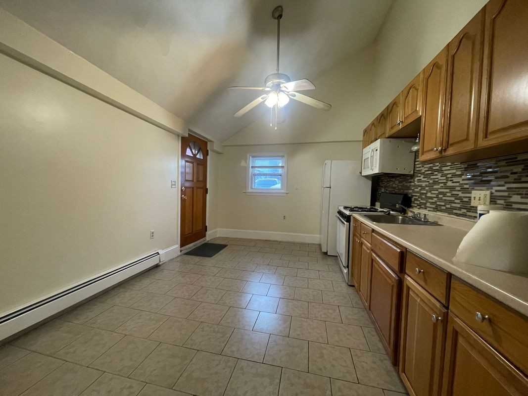 66 Pearl St ##1 - Photo 4 of 5