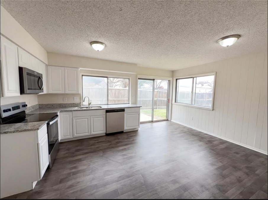 606 Via Corona - Photo 2 of 21