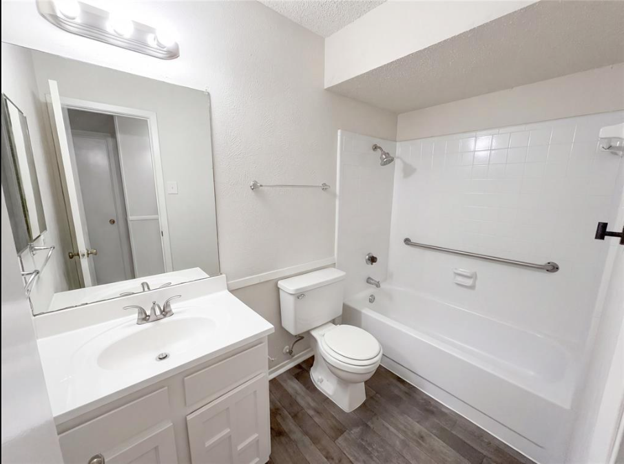 606 Via Corona - Photo 3 of 21