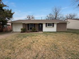 208 Nw Summercrest Blvd - Photo 1 of 1