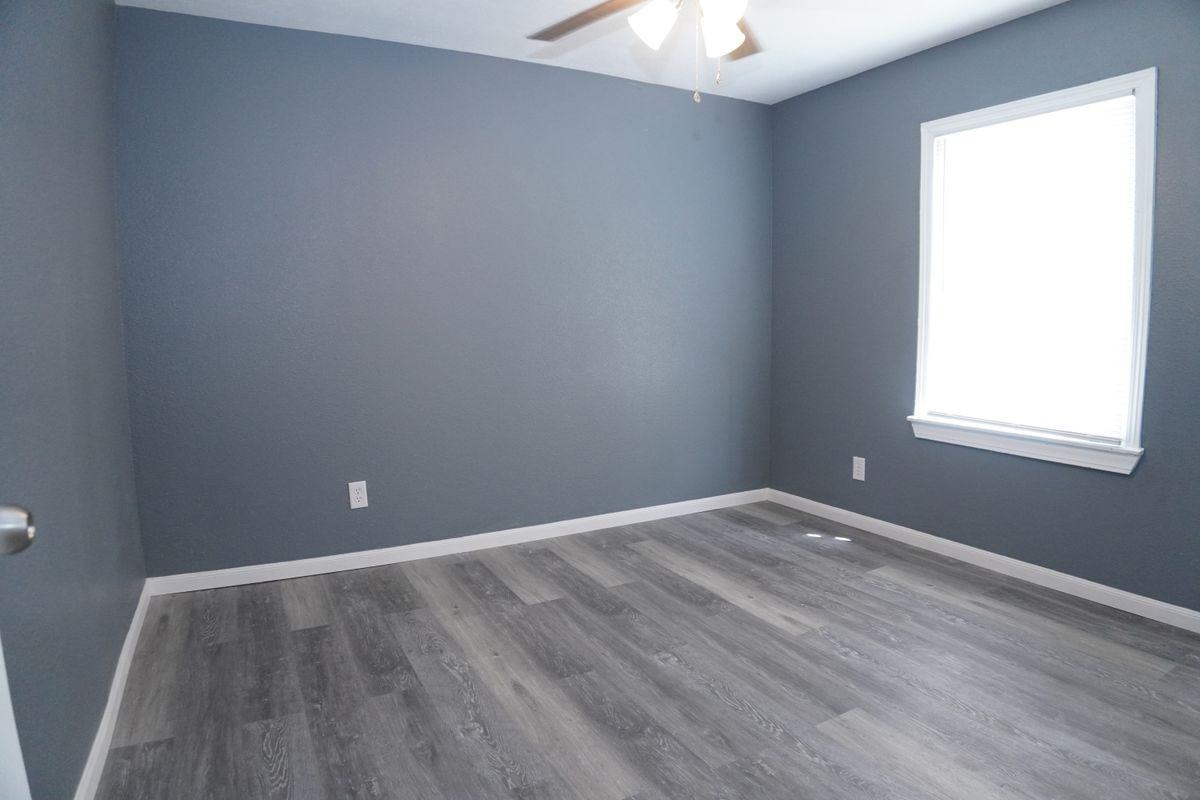 6803 6th St - Photo 7 of 10