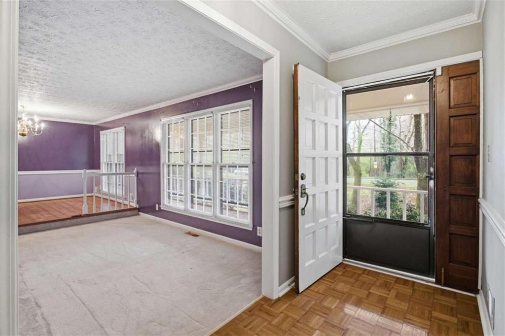 408 Willow Creek Rd - Photo 4 of 25