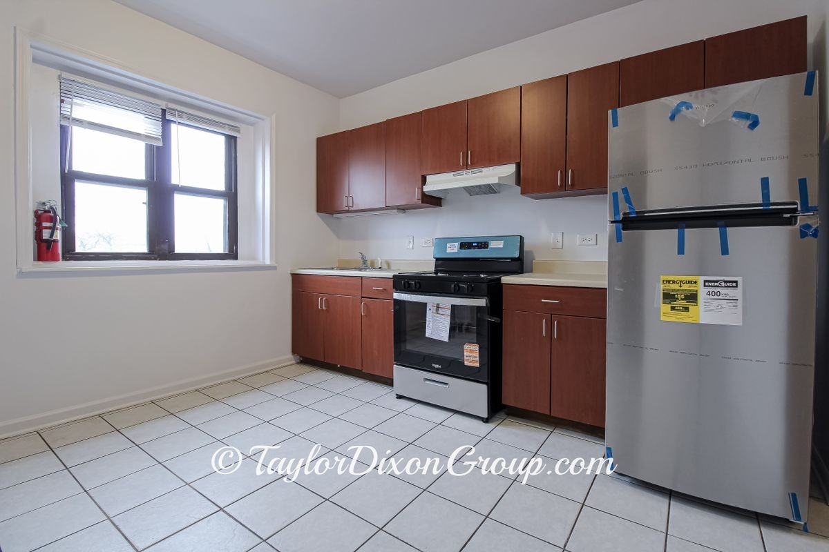 4033 W Gladys Ave - Photo 3 of 25