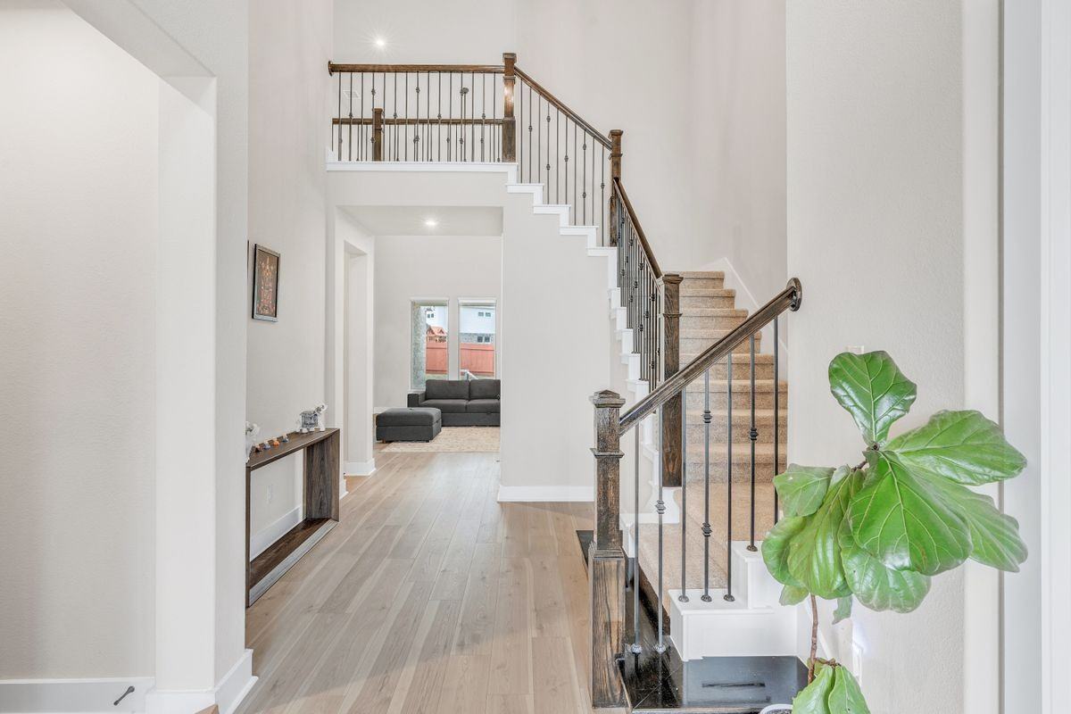 213 Palatino Bnd - Photo 5 of 31