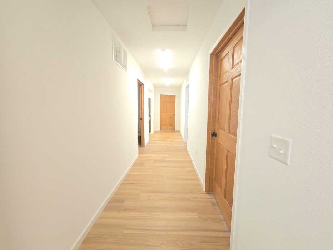 120 Main St N - Photo 4 of 10