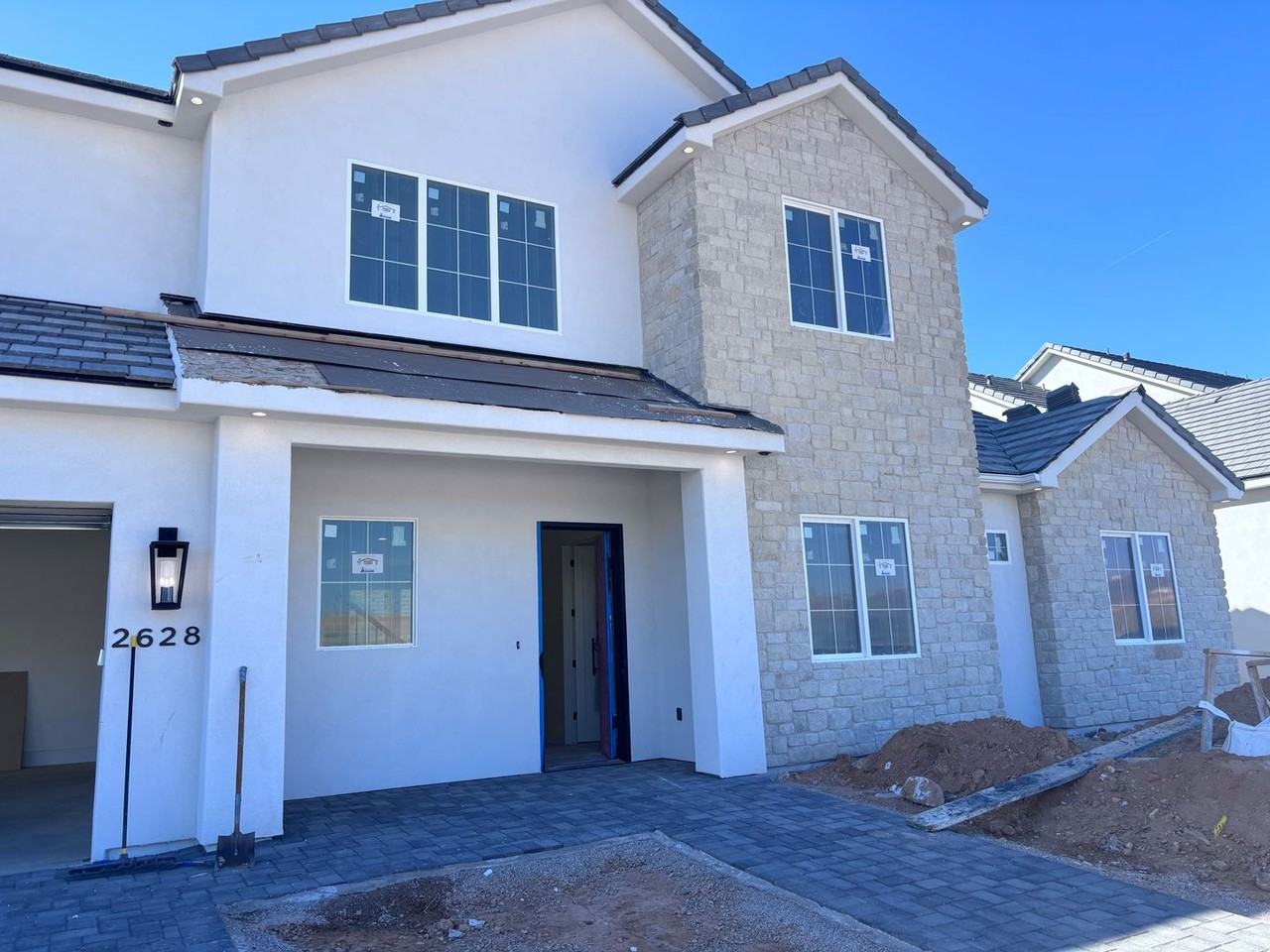 2628 E Rosedale Dr - Photo 2 of 30