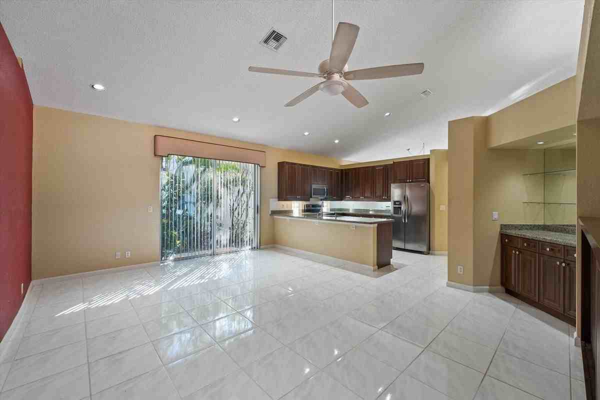 10860 Fairmont Village Dr - Photo 3 of 14