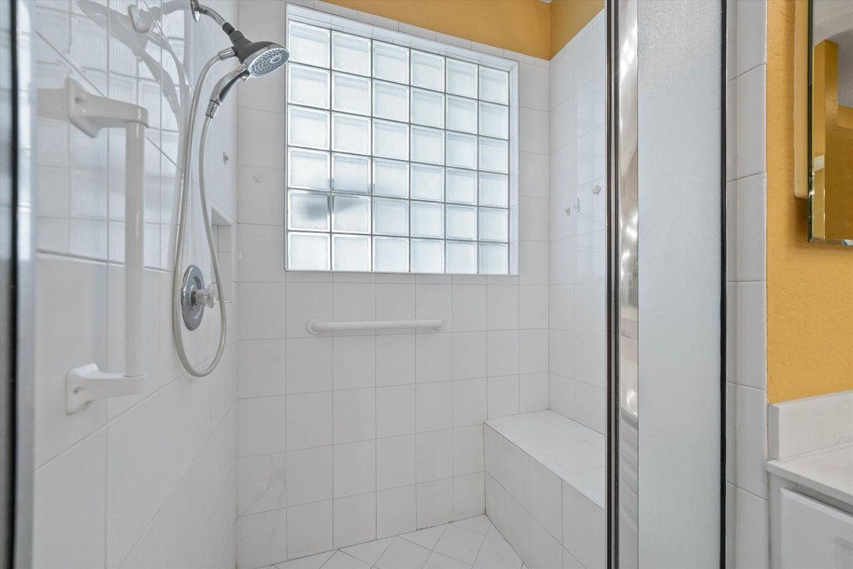 10860 Fairmont Village Dr - Photo 5 of 14