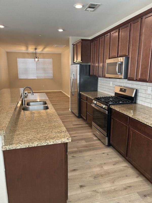 4024 Quartzite Ln - Photo 4 of 12