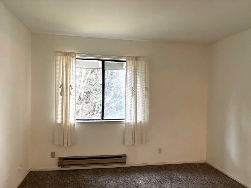 1419 Marchbanks Dr ##4 - Photo 3 of 10