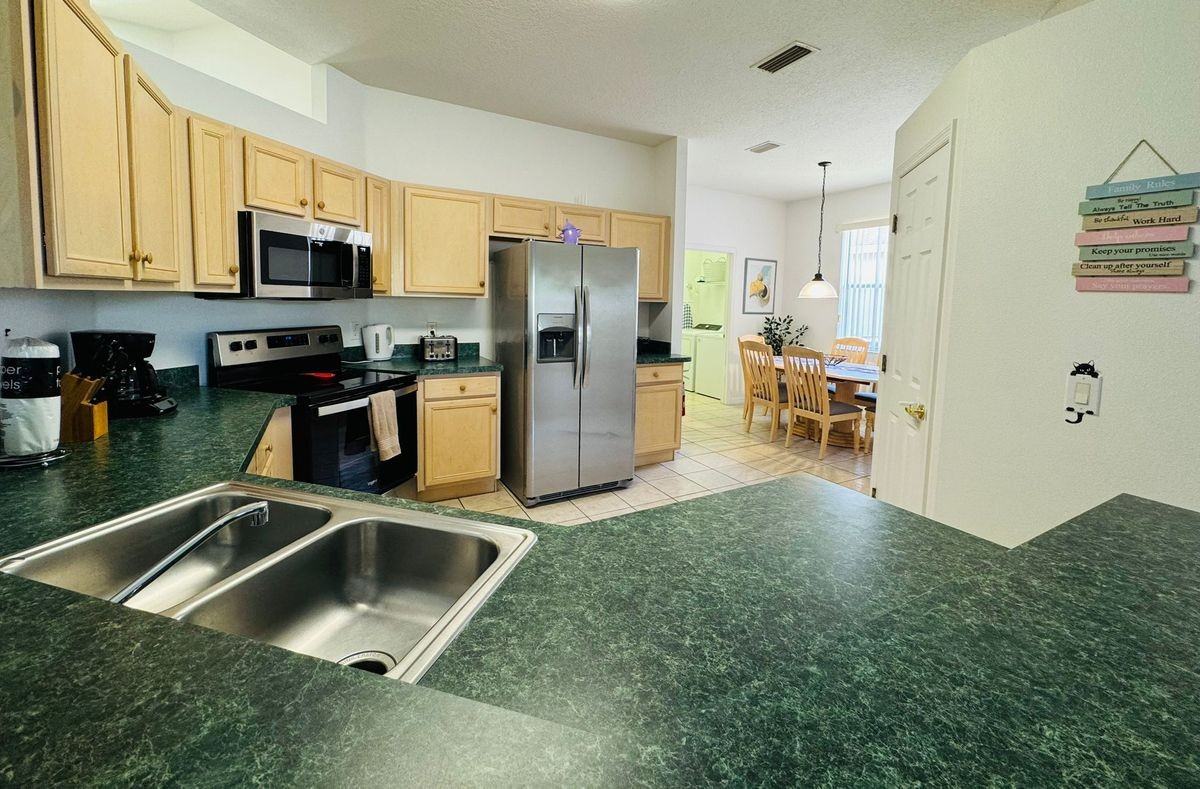 400 Montara Dr - Photo 3 of 23