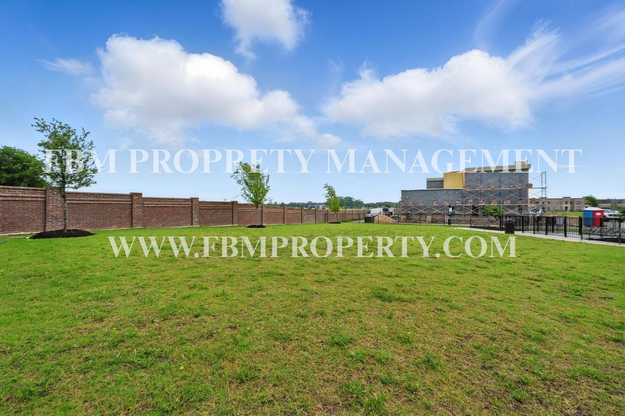 2112 Layla Dr - Photo 4 of 24