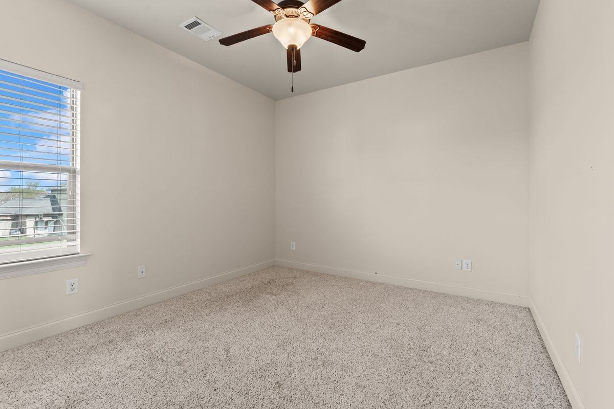 18642 Lake Harbor Ln - Photo 6 of 31