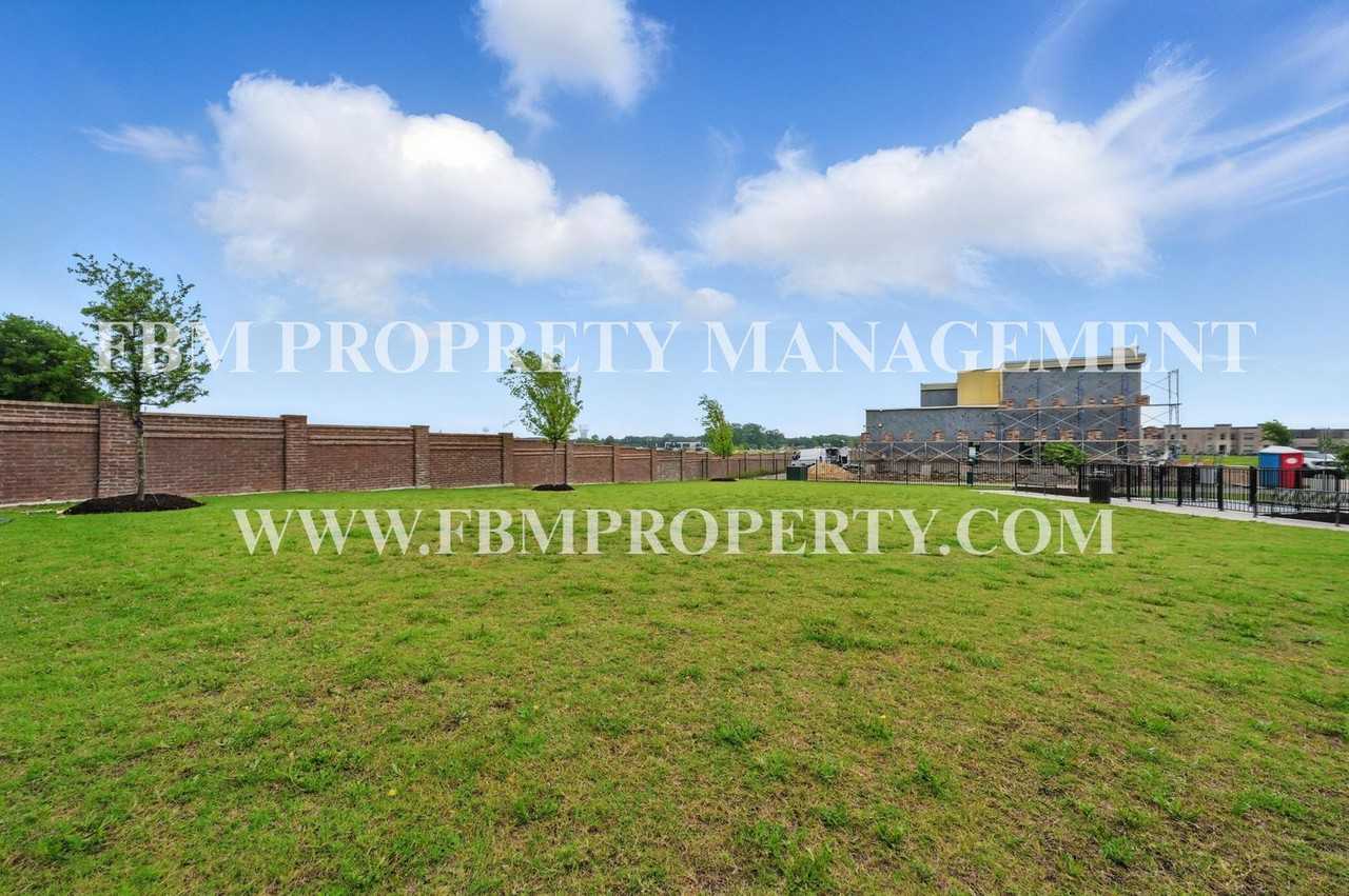 2084 Layla Dr - Photo 4 of 24