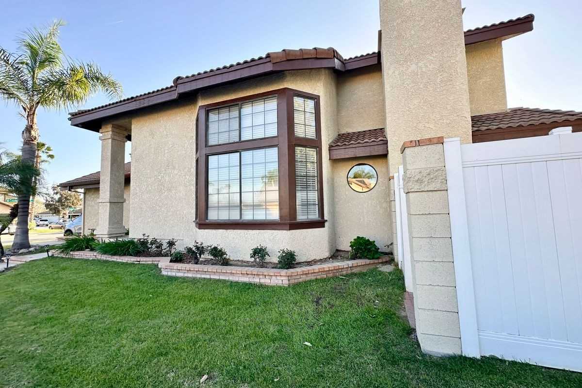 11054 Countryview Dr - Photo 4 of 24