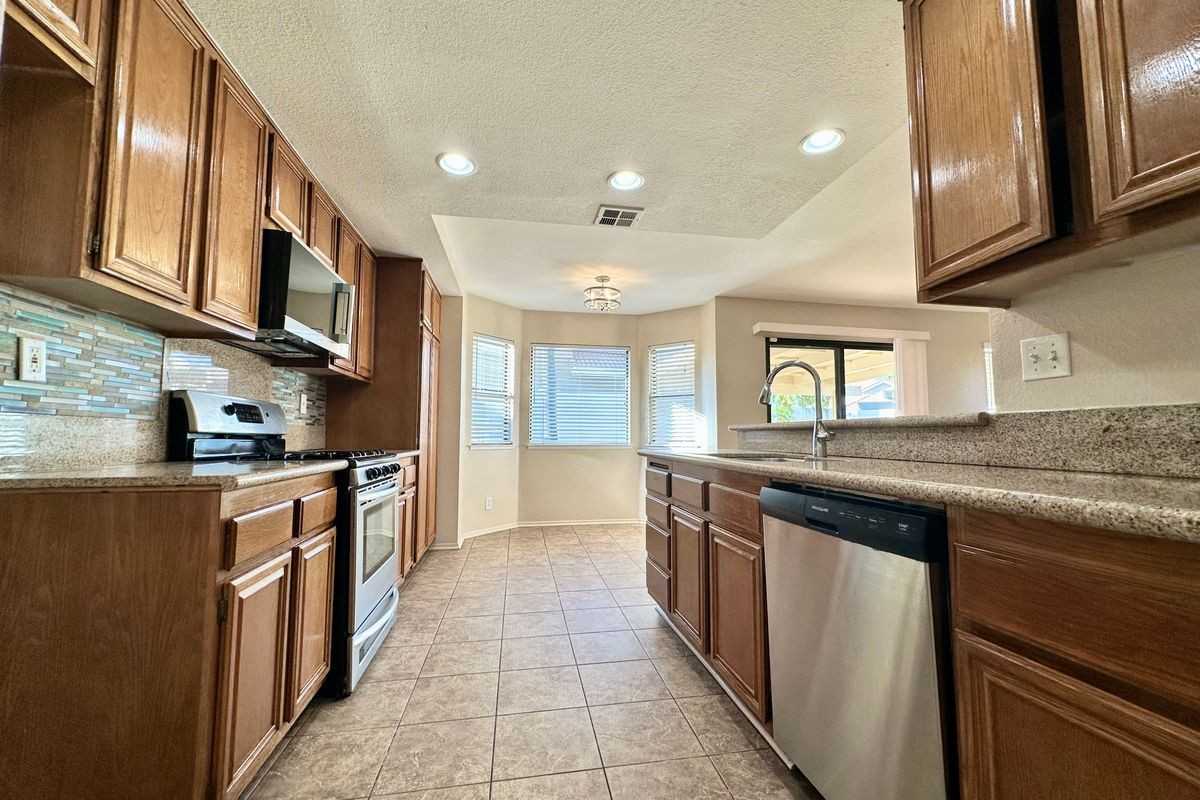 11054 Countryview Dr - Photo 5 of 24